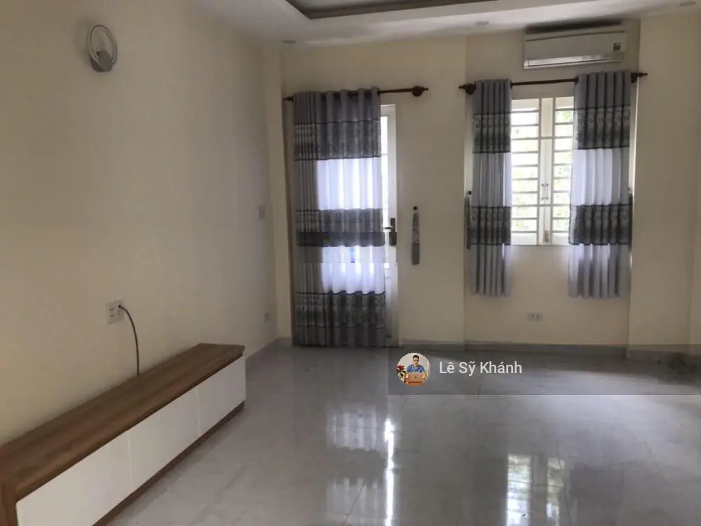 86m2 20m ra mặt tiền ngay dh ngân hàng chỉ 5.7 tỷ,lh 0915.479.678