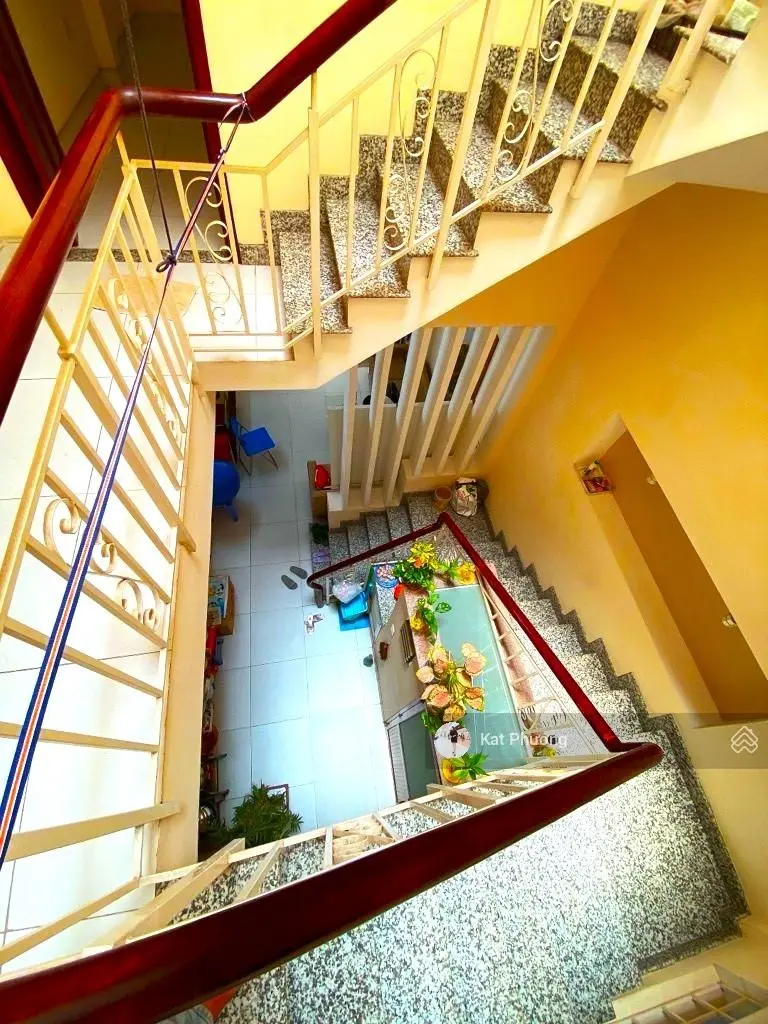 Hiếm mặt tiền kinh doanh khu vip P13, quận 10 - 80m2-4 tầng- ngang 4m- vỉa hè 8m-dòng tiền 45 triệu