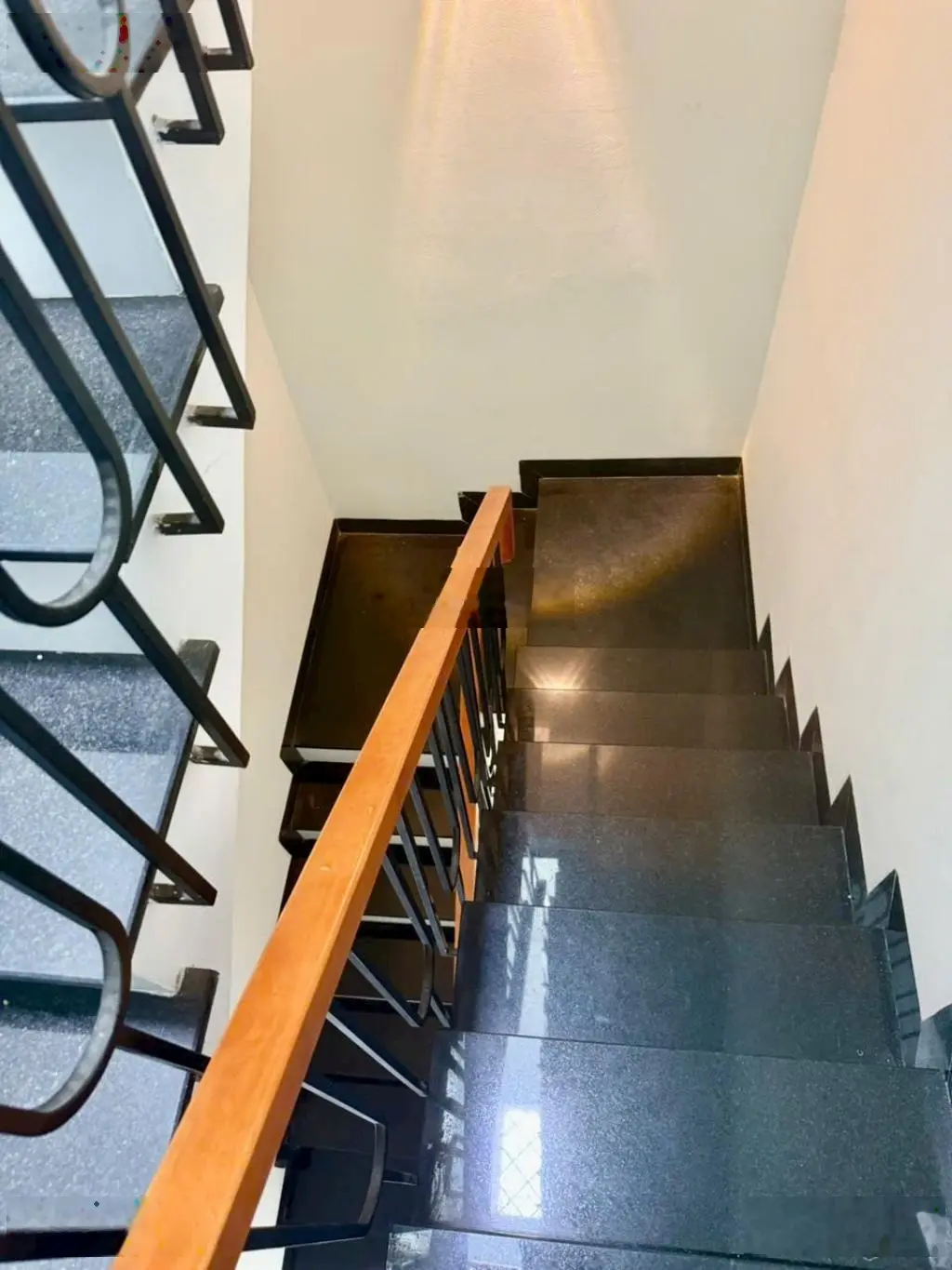 Nhà đẹp q7 - 3 lầu đúc - 43m2 - 4pn- ko qh - giá 5 tỷ nhỉnh
