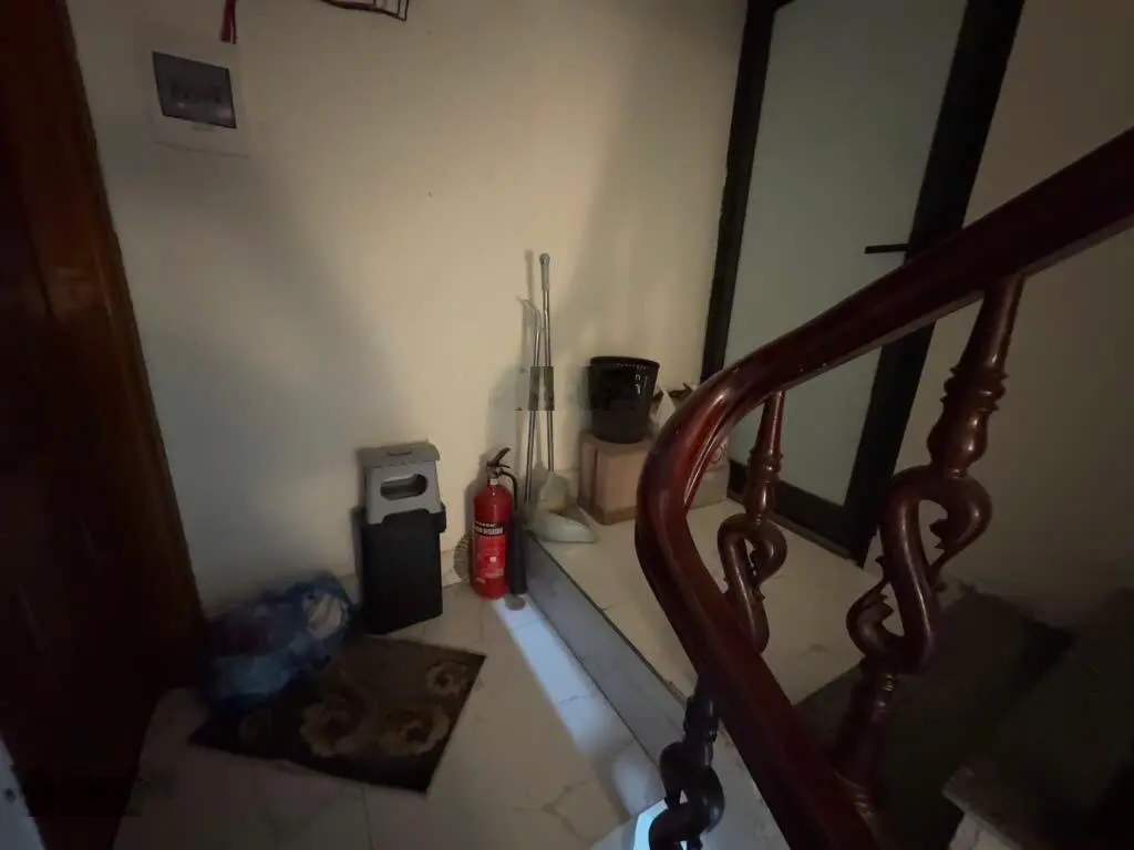 Bán nhà phố Thịnh Quang Đống Đa - dân xây - gần phố - 6 ngủ - cho thuê 20tr/ tháng - 6.5 tỷ - 31m2