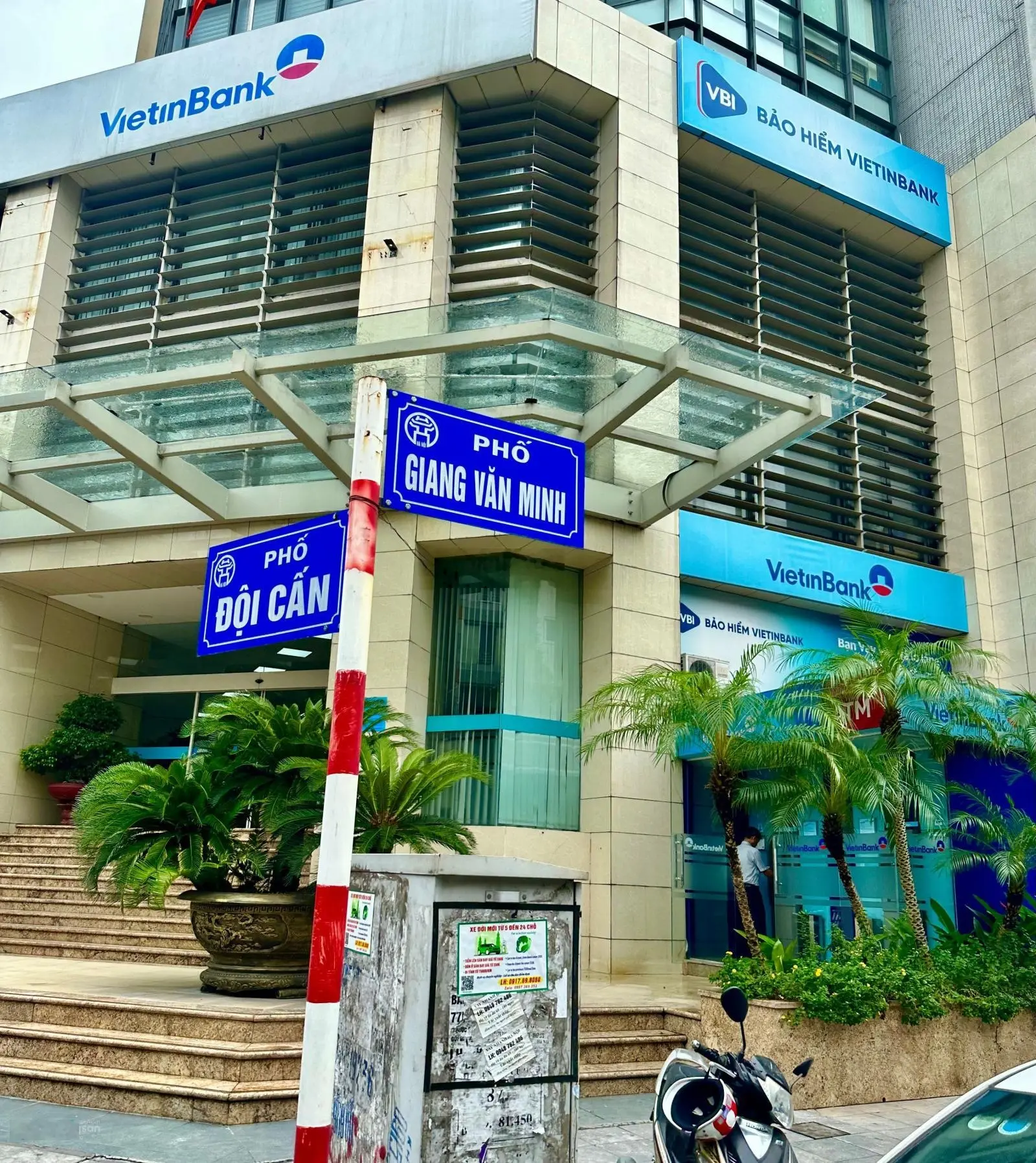 Cần bán nhà mặt phố Giang Văn Minh, Ba Đình. DT 65m2 x 5T, MT 4,5m. Vị trí nhà giữa phố, KD sầm uất