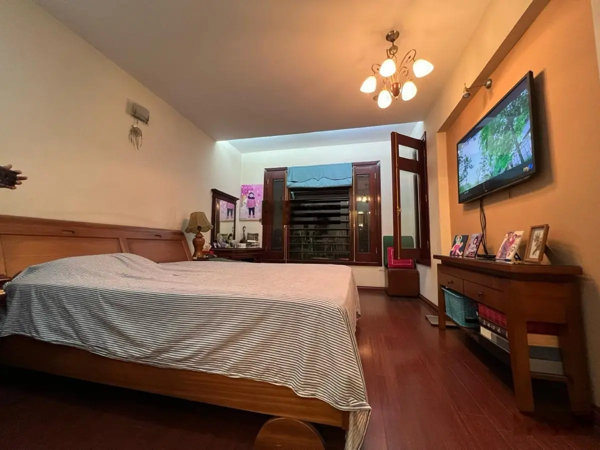 Bán biệt thự 300m2 tại Trần Thủ Độ, Hoàng Liệt, Hoàng Mai, Hà Nội, giá siêu hời 92,9 tỷ