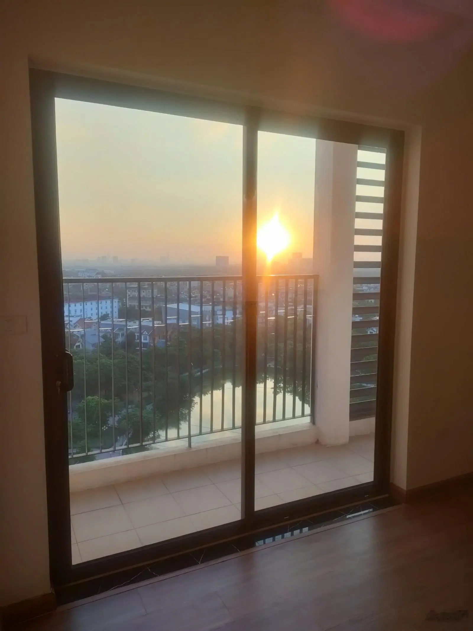 Bán CH 105.71m2 nhận nhà ở ngay chung cư Le Grand Jardin view Hồ giá chỉ từ 5,6 tỷ
