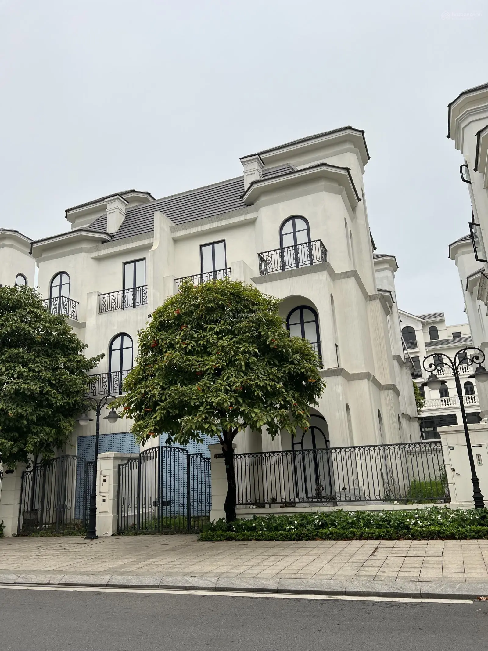Bán nhanh song lập 150m2 Đông Nam view hồ Sao Biển Vinhomes Ocean Park. LH 0934 663 ***