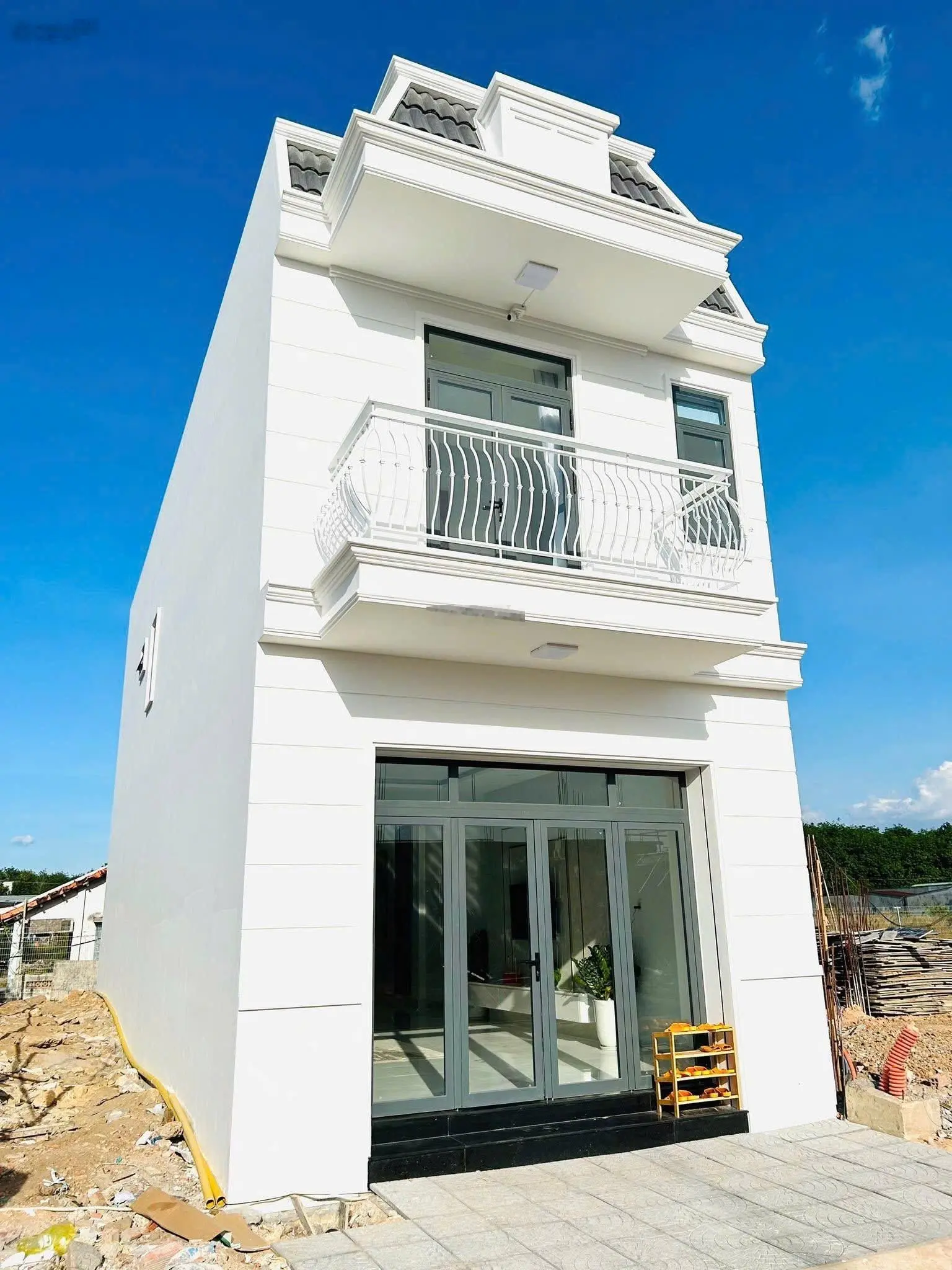 Bán nhà phố mặt tiền Đại Lộ Bình Dương, thành phố Bến Cát
