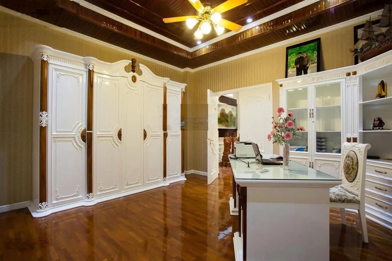 Hạ giá 10 tỷ, bán biệt thự hoàng gia 5 tầng thang máy full nội thất có 9 phòng, 430m2. 5 tầng