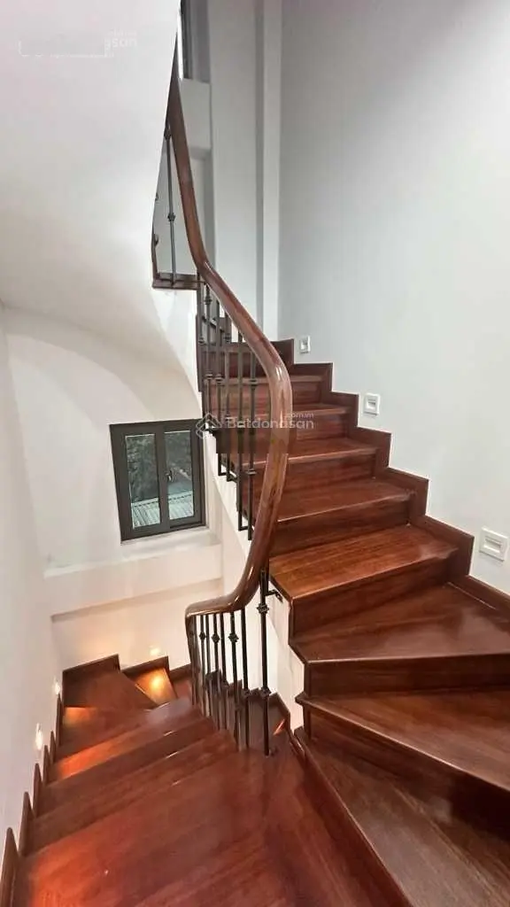 Bán nhà phường Xuân Tảo, gần Kosmo Xuân La. Ngoại giao đoàn, 33m x6tầng, mặt tiền 3,5m, giá 5,9 tỷ