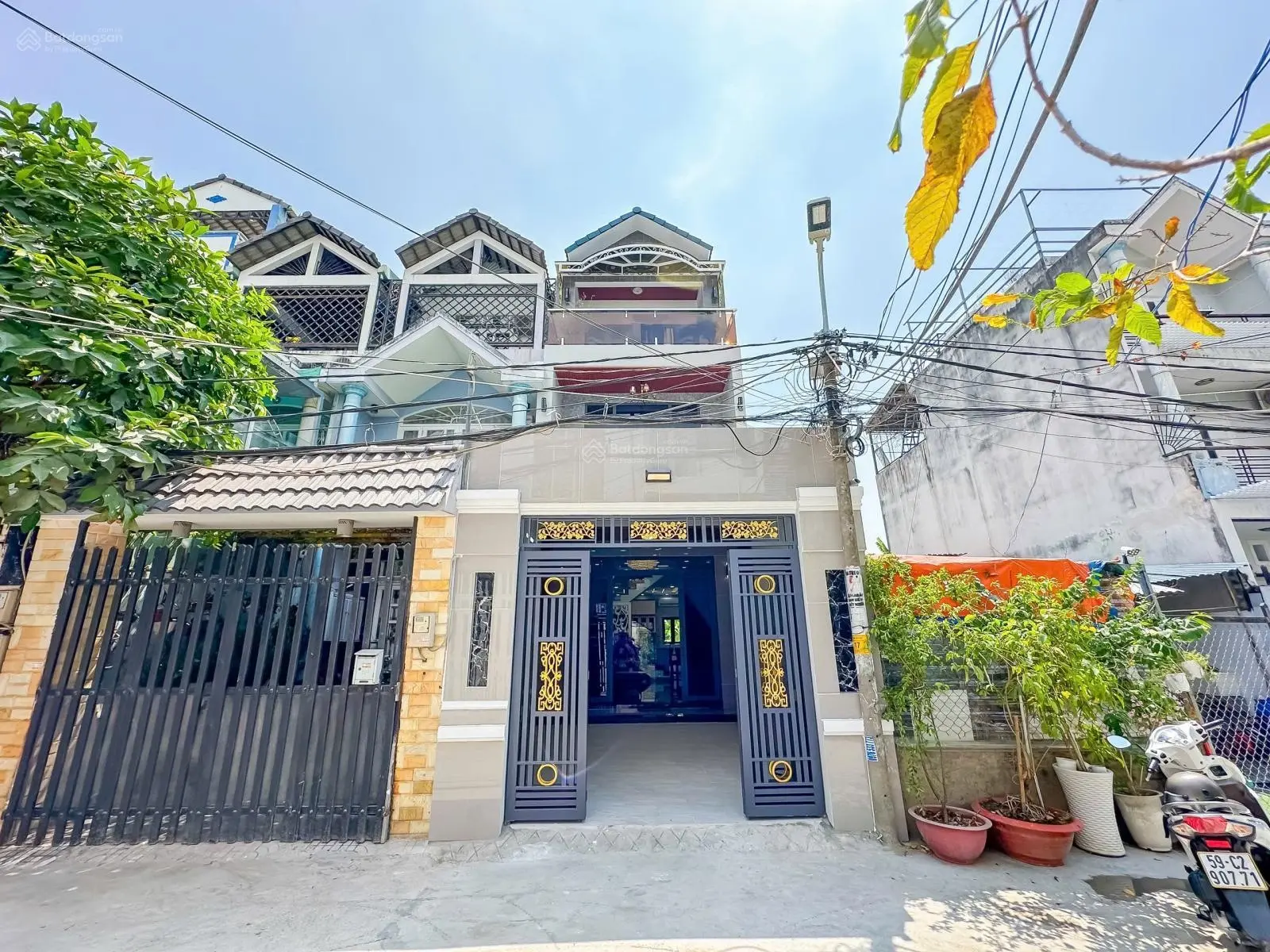 Bán nhà sổ riêng 60m2 hoàn công 3 tầng đầy đủ nói thất gần quận 7 chỉ 300m