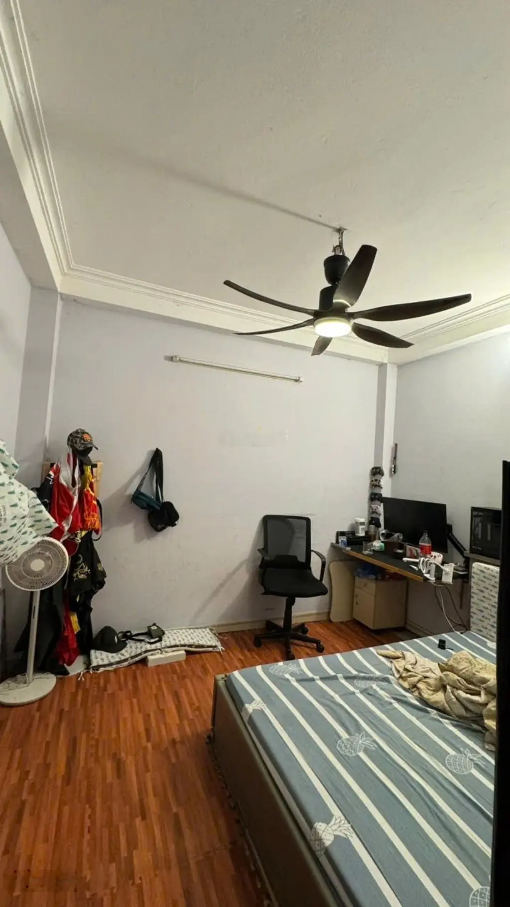 Cần bán nhà phố Nguyễn Chính 35m2, xây 4 tầng, vị trí tuyệt vời ô tô đỗ cửa. Giá hơn 6 tỷ