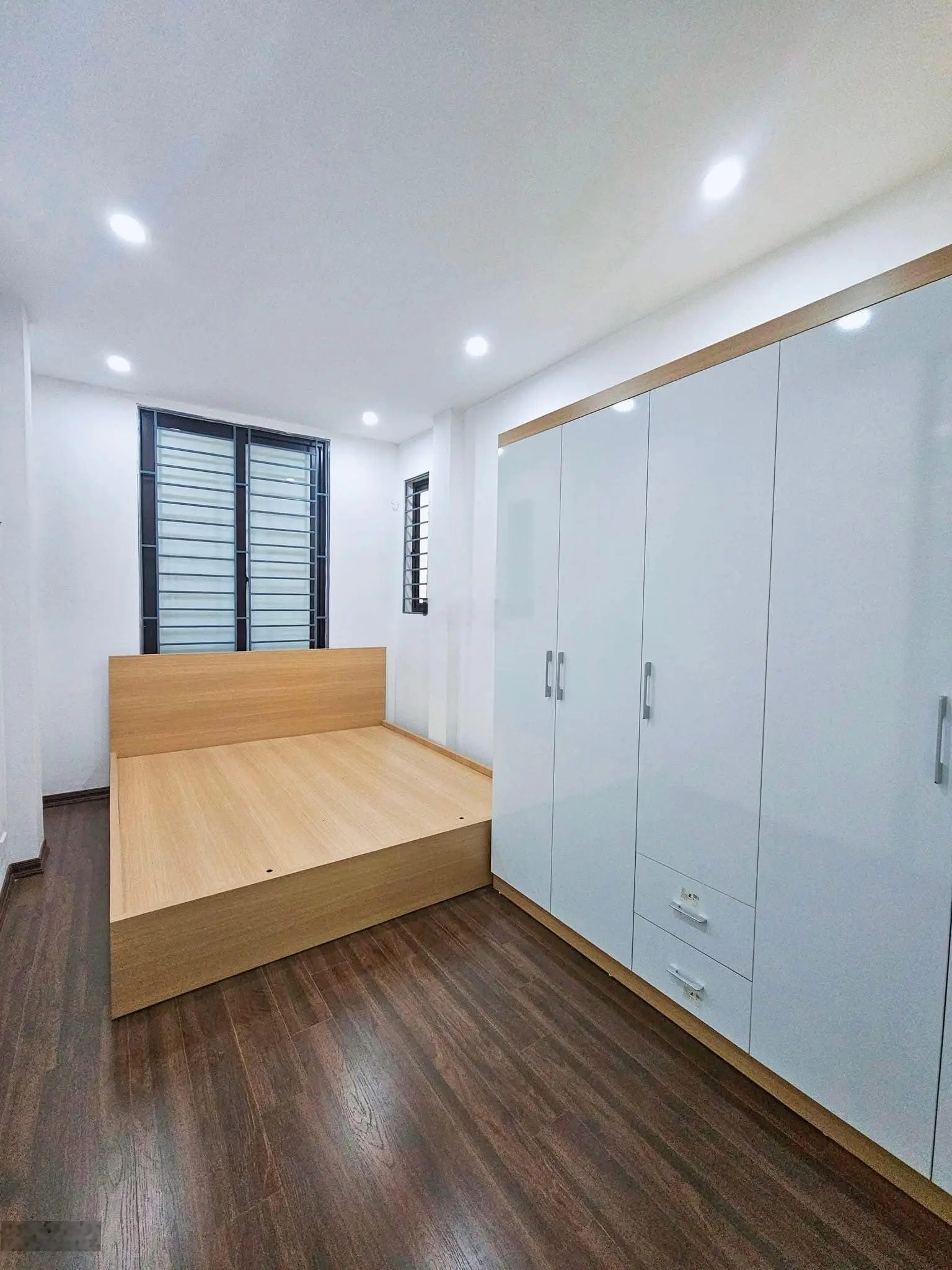 Chỉ 5.7 tỷ - nhà đẹp Trần Khát Chân - 5 tầng - 6 ngủ - 30m ra ô tô