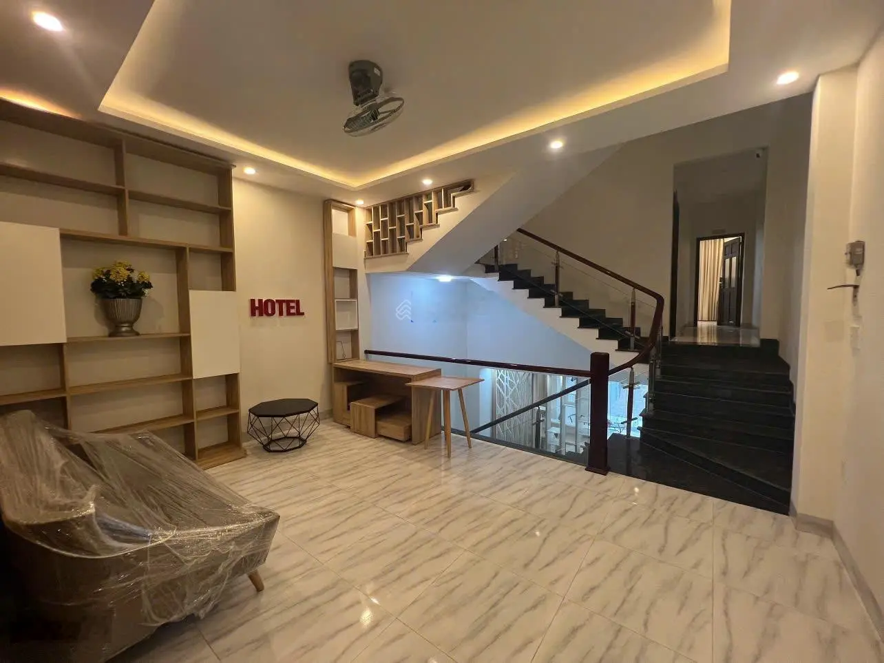 Bán toà căn hộ 5 tầng mặt biển trường sa ngũ hành sơn diện tích: 100m² (ngang 5m)