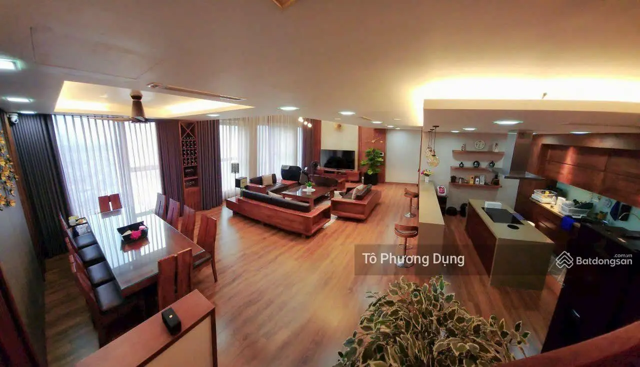 Bán căn hộ penthouse Eco Green - DT 200m2 - full nội thất cao cấp - sổ đỏ trao tay vào ở ngay