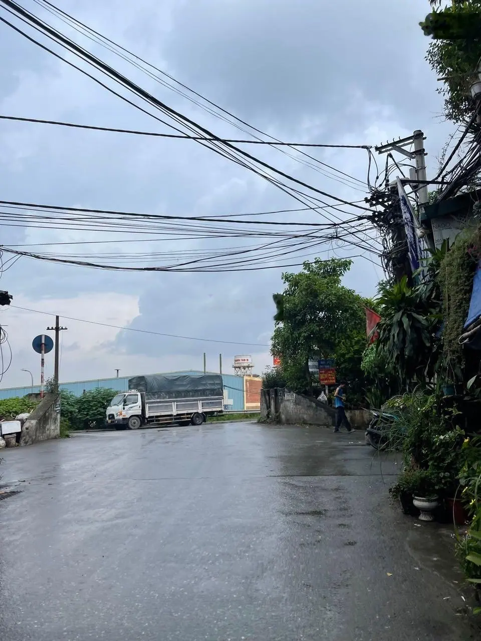 Chính chủ bán mảnh đất Hoàng Mai - Nguyễn Khoái ô tô vào nhà DT 37m - MT 4m - giá: 4.75 Tỷ