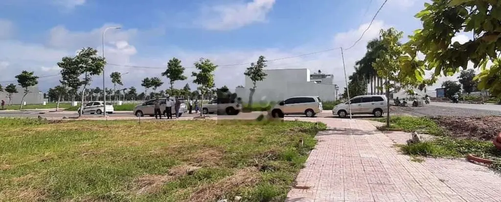 Bán gấp lô đất 100m2 nền mặt tiền ngay KCN Hòa Bình giá 3 tỷ 300 tr