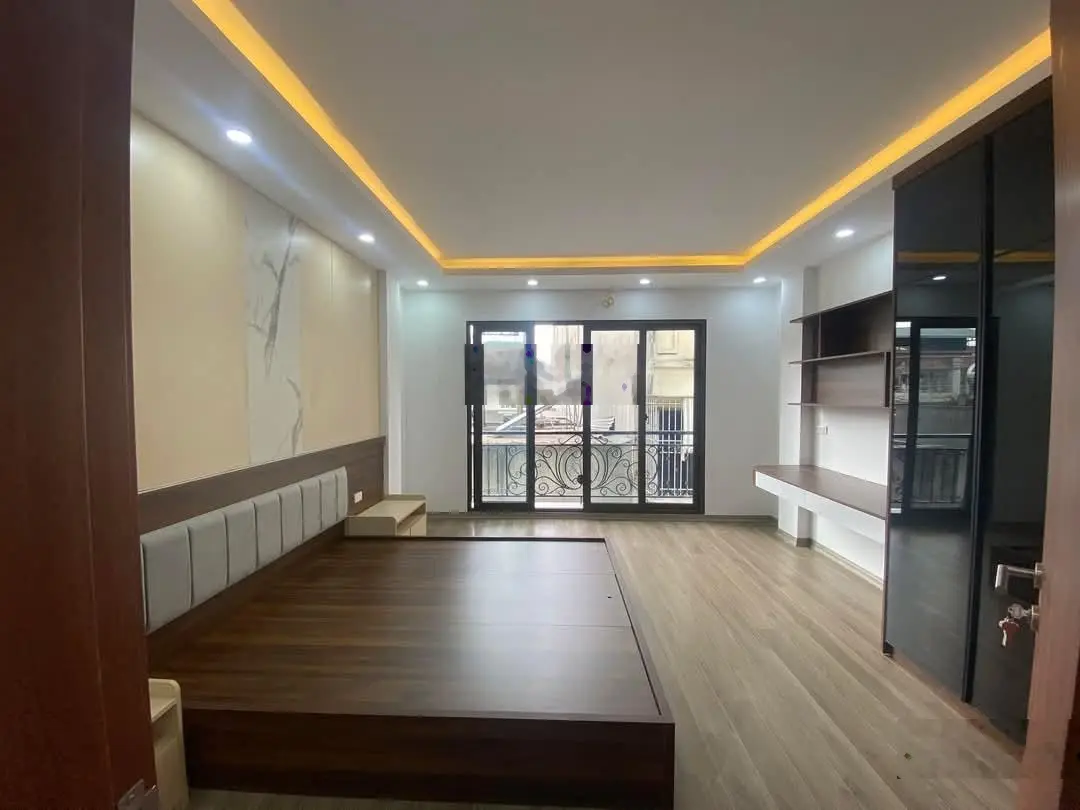 Đội Nhân, Ba Đình. DT 35m2 x 6 tầng, MT 4,3m, giá 9,6 tỷ. Thang máy, phân lô, 20m ra ô tô đỗ