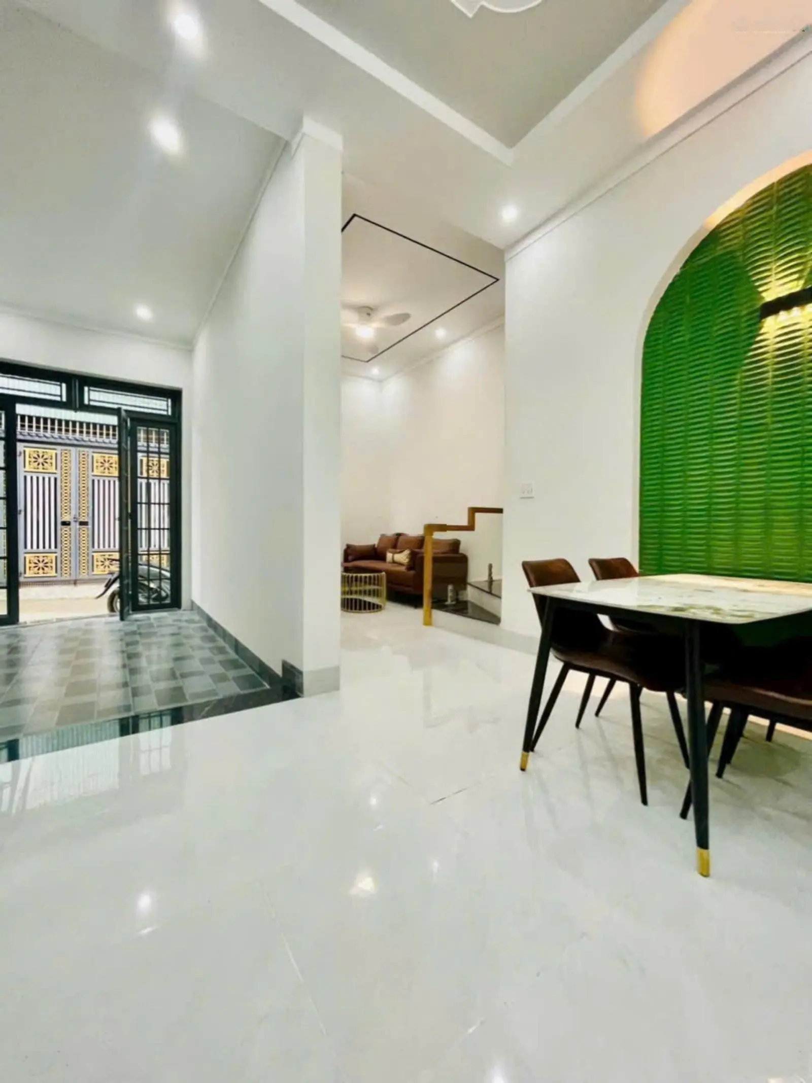 Cần Bán Nhà Lầu 6x10m. H.Đông 2PN,2WC Ngay Công An Phường kp2 Trảng Dài.