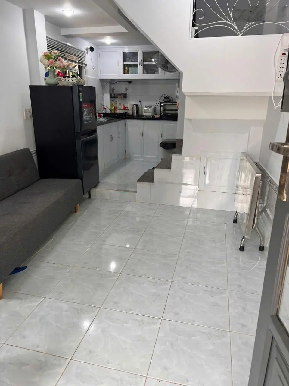 Nhà 1 trệt 2 lầu hẻm đường 40, P. Linh Đông, Thủ Đức DT 20m/2.5 tỷ.