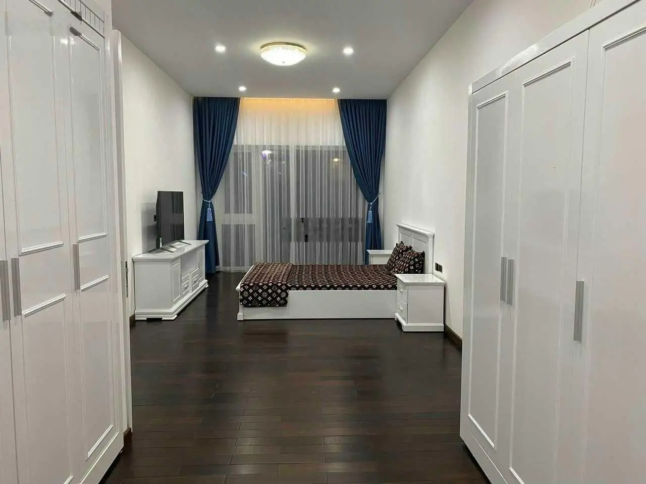 Villa hiện đại Smarthome Nam Hồ 200m2 ngang 12,8m 3 tầng đầy đủ nội thất đã hoàn công giá chỉ 11 tỷ