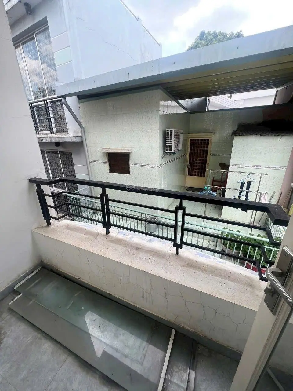 (5,5 tỷ tl) nhà 2 lầu 1 sẹc nguyễn trãi , hẻm rộng 4m..!