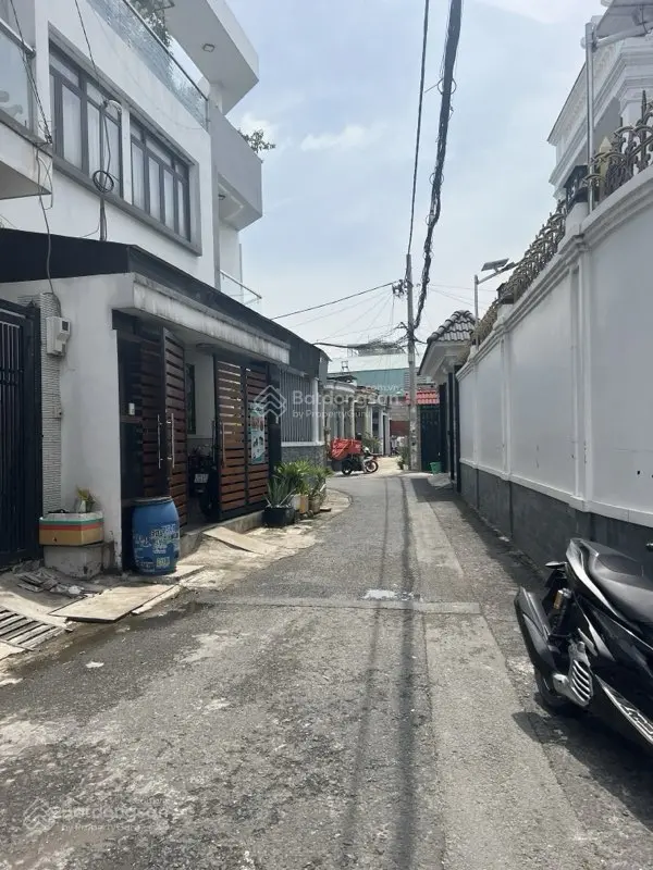 Nhà đẹp lung linh - đường số 10 Linh Trung - 55m2 1 trệt 2 lầu 4PN - giá 5.05 tỷ - xe hơi đậu cửa
