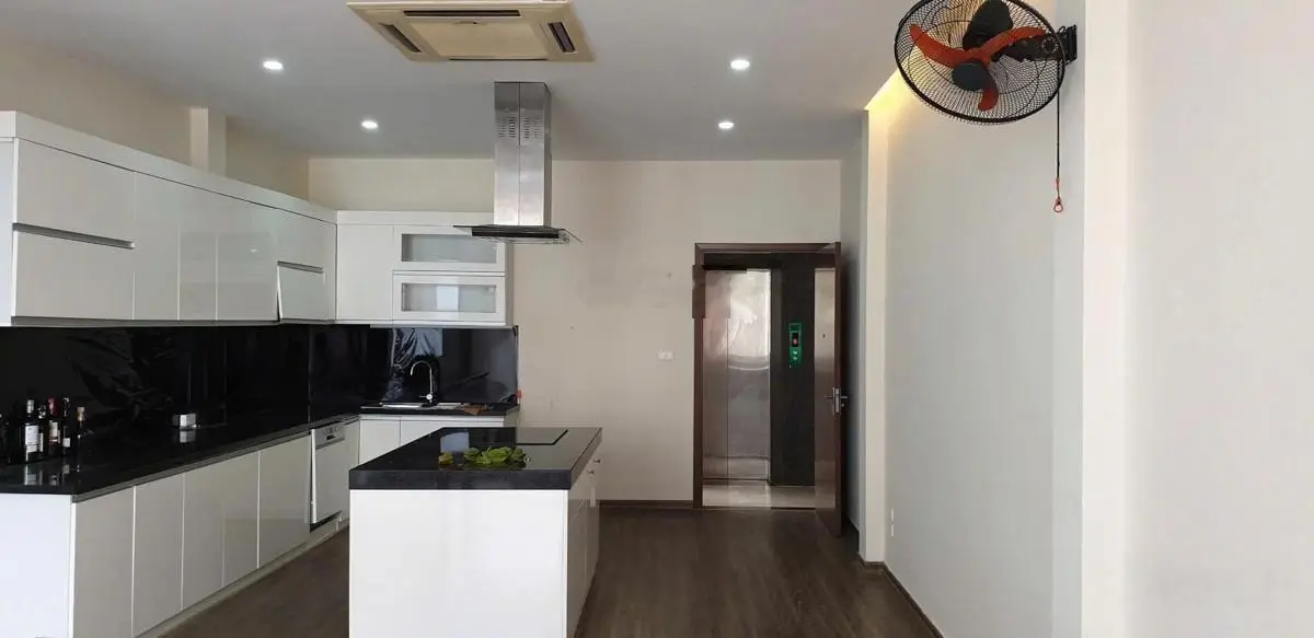 Bán gấp nhà siêu víp mặt phố. Vỉa hè Nguyễn Hoàng 76m2 x 6 tầng mặt tiền 5m kinh doanh văn phòng