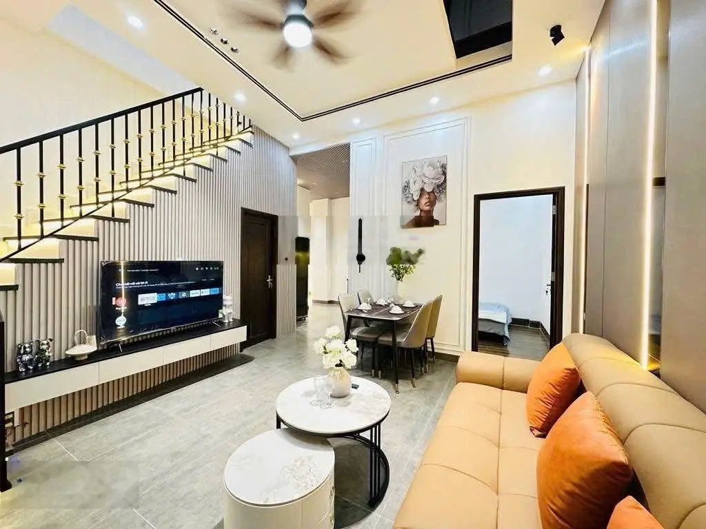 Giảm 200 Triệu ! Nhà 2 tầng, 42,8m2 / 3,79 Tỷ đường Vườn Chuối, phường 4, quận 3.