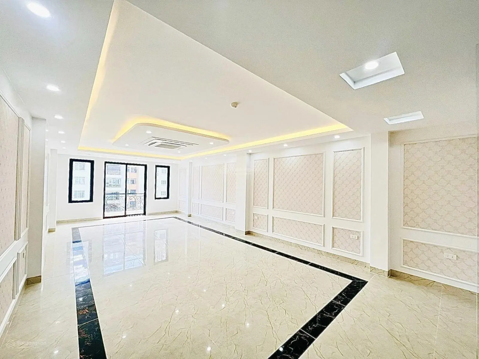 Bán nhà mặt phố Nguyễn Hoàng, 80m2 8 tầng thông sàn, MT 5m. Của Hiếm.
