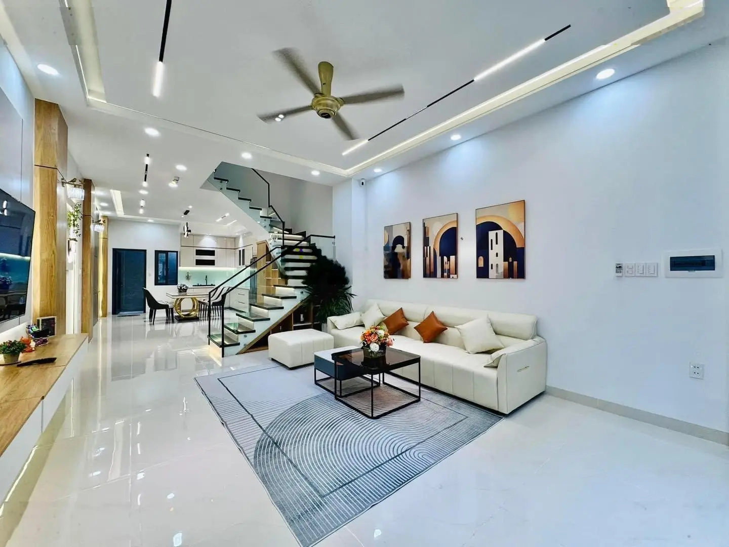 Bán gấp nhà Chu Văn An, p12, Bình Thạnh. Dt 54m2. Giá 2,2 tỷ. SHR