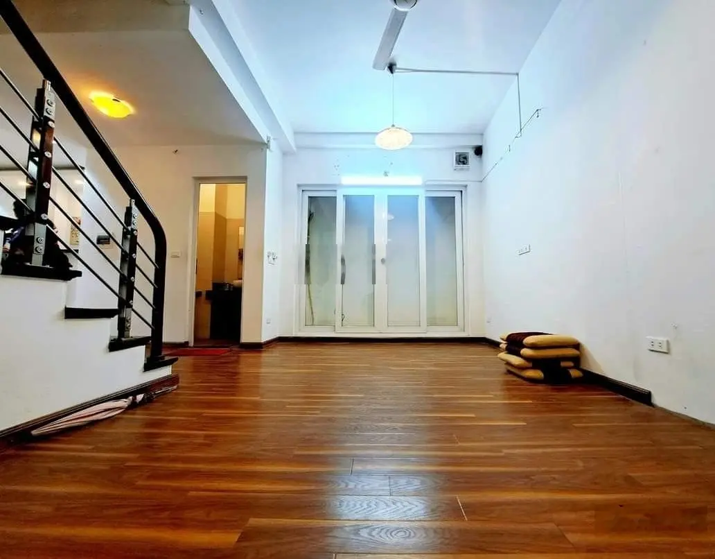 Bán nhà riêng Hoàng Văn Thái, TX - lô góc - ngõ thông - DT 47m2 - MT 5,2m - 7.2 tỷ. LH 0904 161 ***