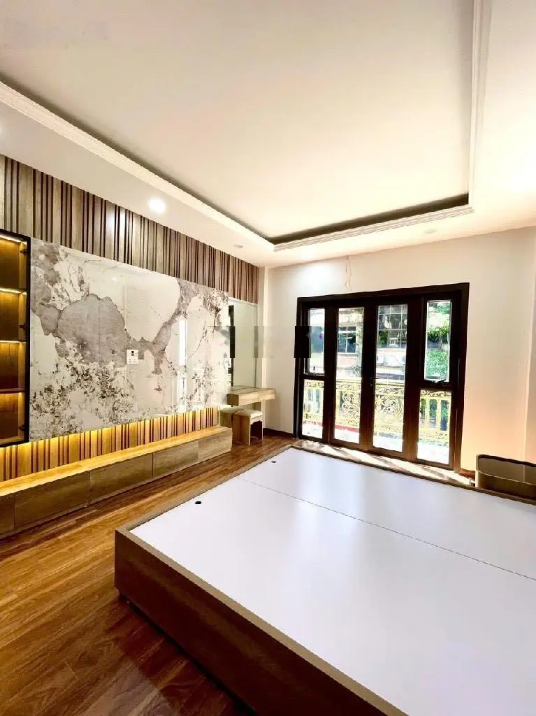 Nhà phố Bạch Đằng, Đầm Trấu ,45m2, 5 tầng, có gala oto, trang bị thang máy nhập khẩu, giá 9.9tỷ