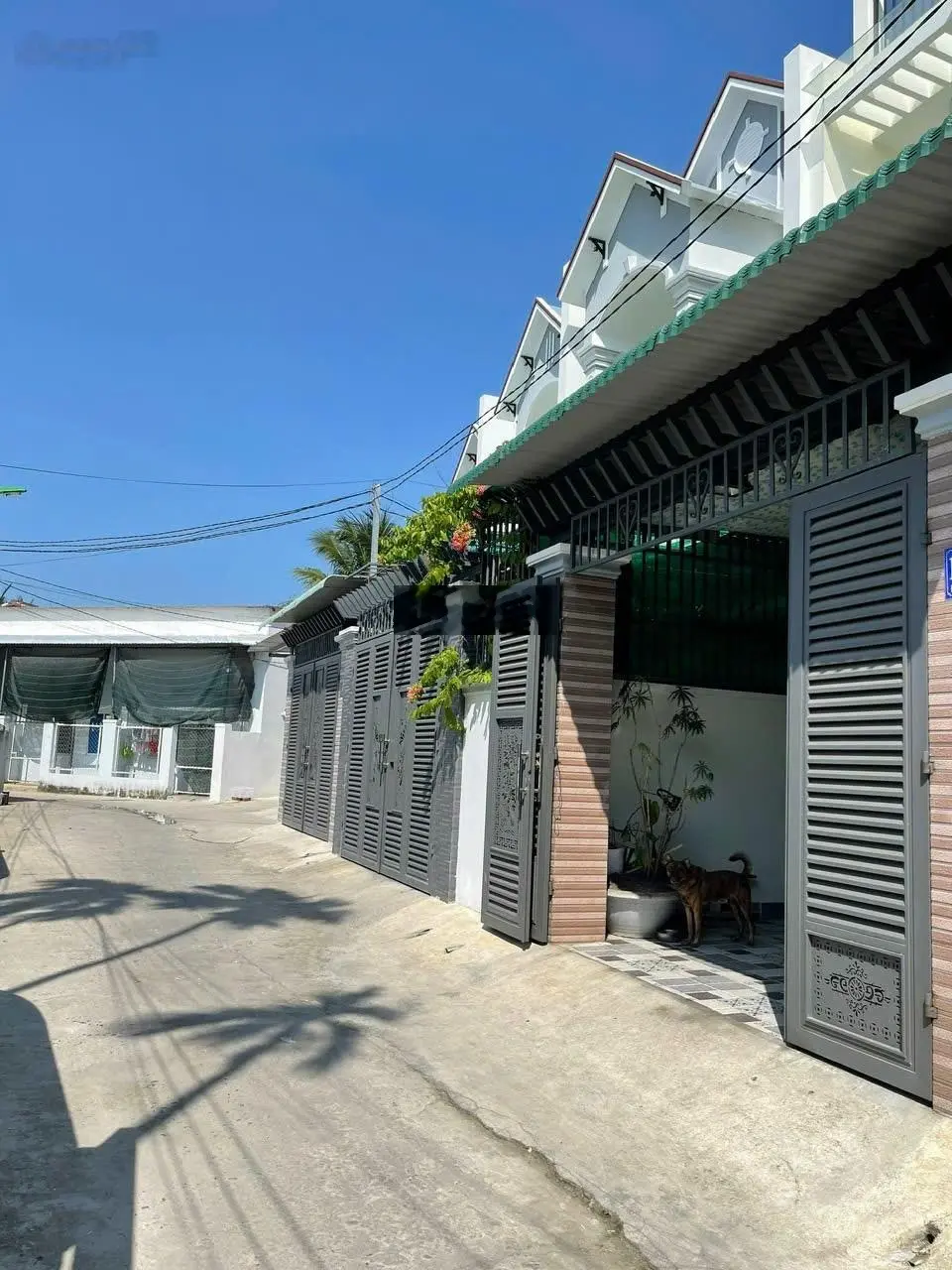 Bán nhà mới 2 tầng Vĩnh Thạnh - Nha Trang, đường xe hơi - giá 3,1 tỷ
