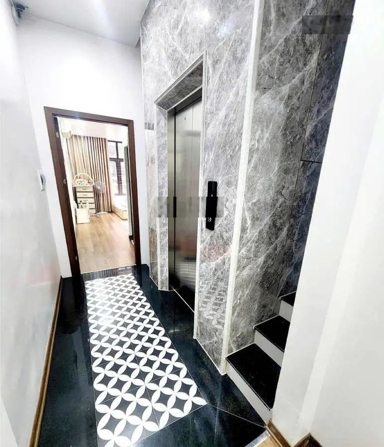 Bán phân lô, phố Yên Lạc ô tô tránh - kinh doanh 68m2, MT 4m, 5 tầng. 18.8tỷ