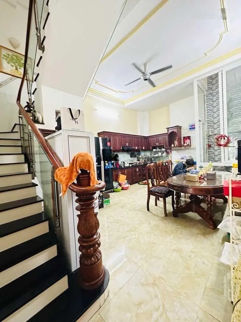 Tỉnh Lộ 10 - Kề Bên Khu Tên Lửa - 95m2 - Đường Xe Tải Thông -3 Tầng