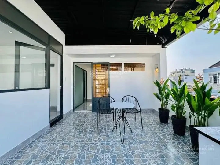 Đầu tư sinh lời ngay nhà Hoàng Văn Thụ, P 2, Tân Bình, DT 56m2, đang thuê 18 tr, giá 3 tỷ 890, SHR