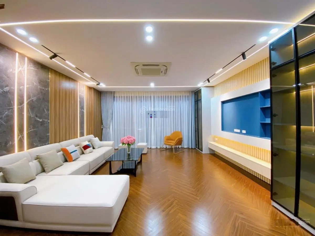 Nhà Cổ Linh view vườn hoa, vỉa hè trước nhà 6m, đỗ xe ngày đêm, kinh doanh bất chấp