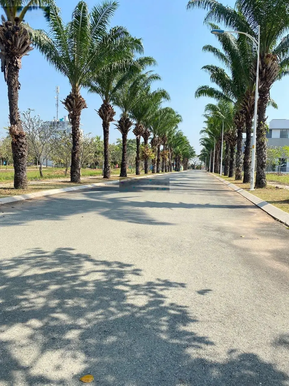 Chính chủ kẹt tiền gửi bán nhanh nhà Q9 nhà 2 mặt tiền sẵn sổ 600m2 giá 35 tỷ. LH Thuỷ 0901860079