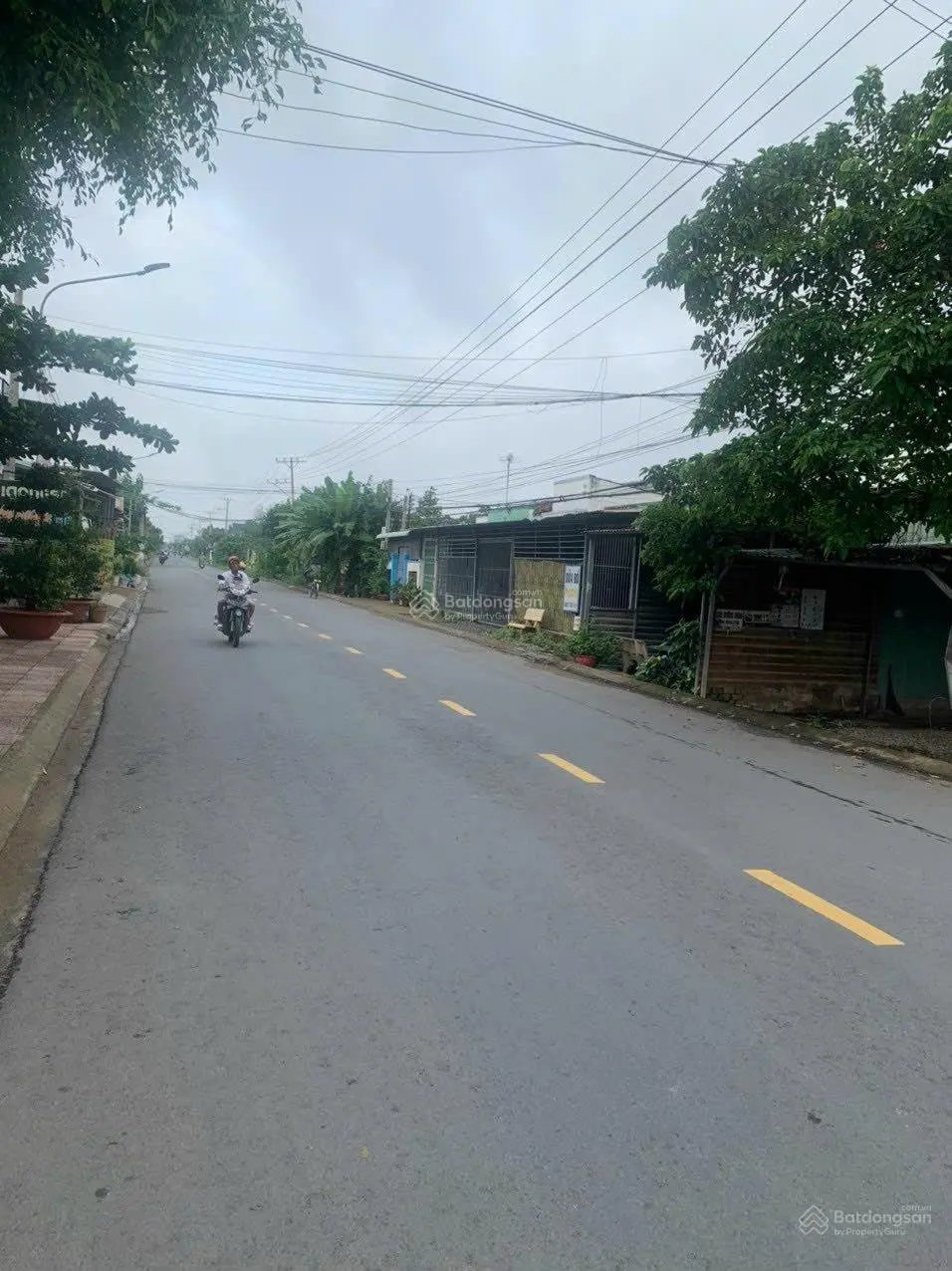 Cần bán lô đất MTĐ Lưu Hữu Phước, Phường 1, Trà Vinh, DT180m2/700tr, SHR, gần trg Cao đẳng nghề