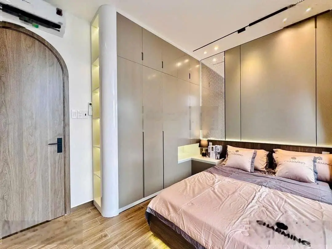 Nhà Lạc Long Quân , p5, quận 11. Giá 2,32 tỷ. SHR, pháp lí chuẩn.