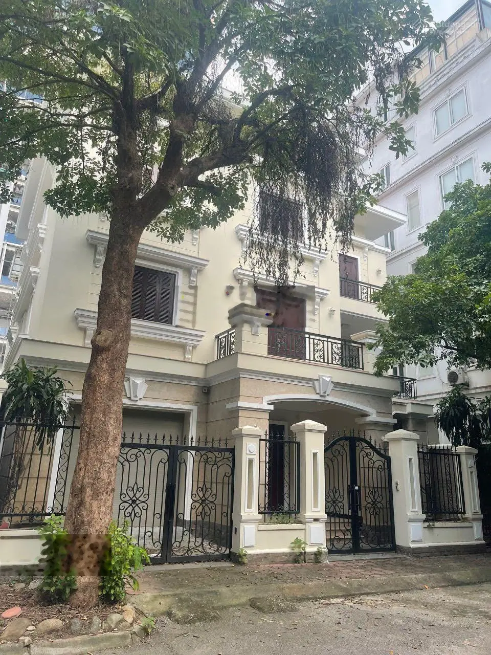 Bán BT khu đô thị Lão Thành, Trần Kim Xuyến. DT 300m2 mặt tiền 25m