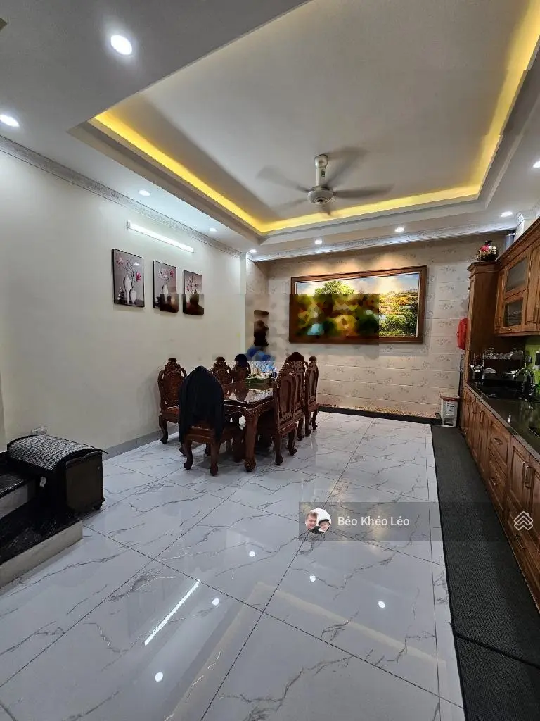 Bán nhà Nguyễn Văn Cừ,Thang máy ngõ Ô tô -nông -thông, 80m 7tầng Mt4m3,chào 18 tỷ xxx Lh 0843125777
