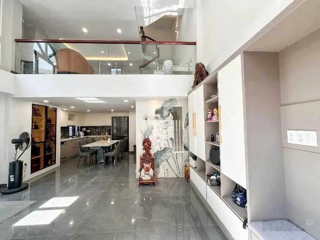 Nhà đẹp Góc 2 mặt tiền, nội thất xịn cho gia đình 3 thế hệ Phan Văn Trị, Bình Thạnh