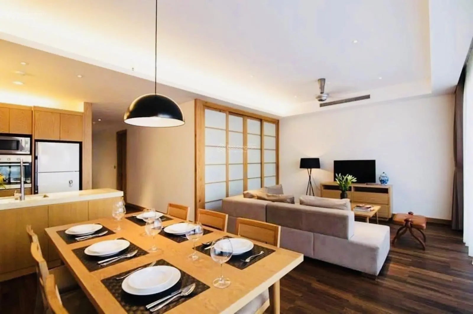 Toà 10 Tầng Thang Máy Phố Tô Ngọc Vân, 162m2 View Hồ Triệu Đô, Gara Ô Tô Dòng Tiền 450 Triệu/ Tháng