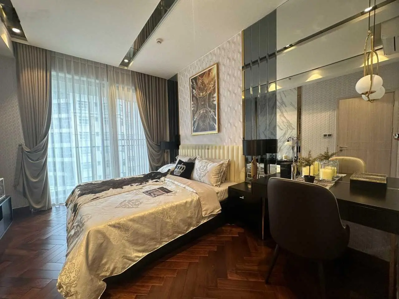 Chính chủ bán gấp căn hộ Midtown Phú Mỹ Hưng 90m2 2PN, 2WC giá chỉ 5.5 tỷ bao thuế phí, có sổ hồng