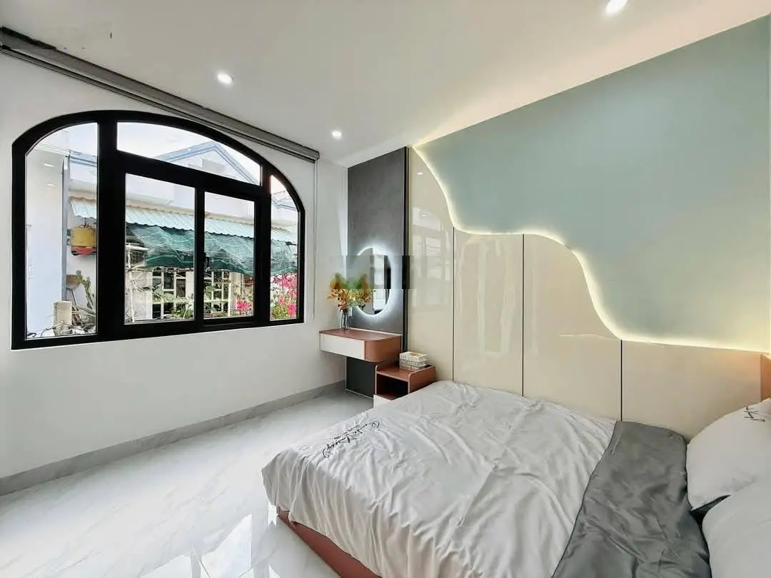 Siêu phẩm nhà đẹp cần bán Quận 3, đường Nguyễn Đình Chiểu. 44m2, SHR, full nội thất