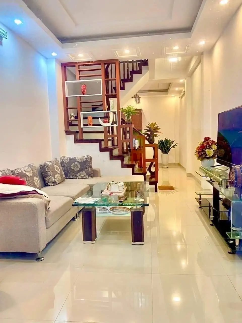 Nhà Học Viện Tài Chính - DT 45m2 - 4 tầng - giá 8,5 tỷ - Bắc Từ Liêm - kinh doanh - ô tô tránh