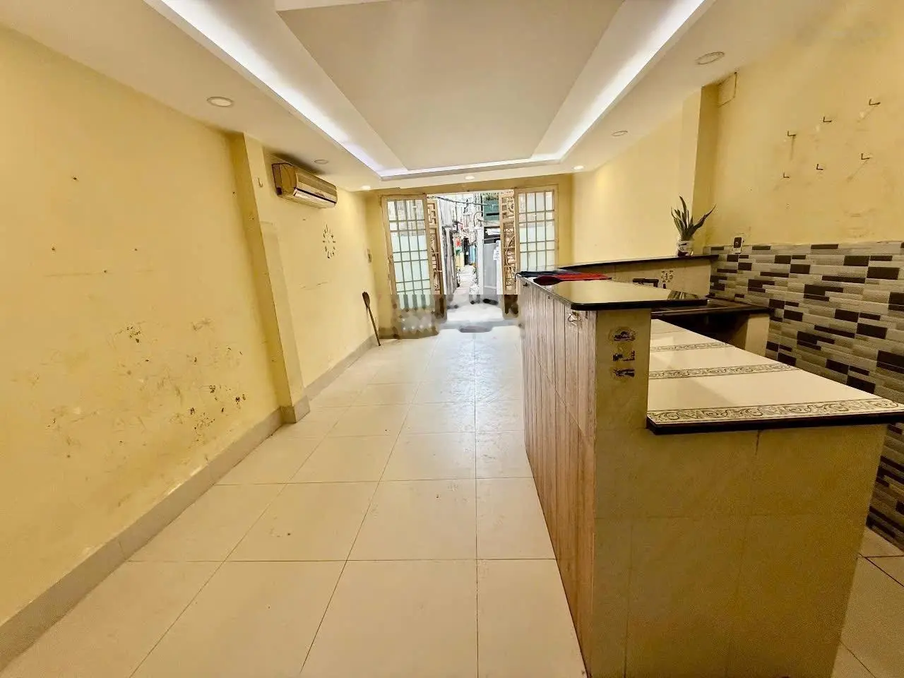 Bán nhà đẹp to HXH khu Điện Biên Phủ giáp Q1 - SHR. Giá quá tốt