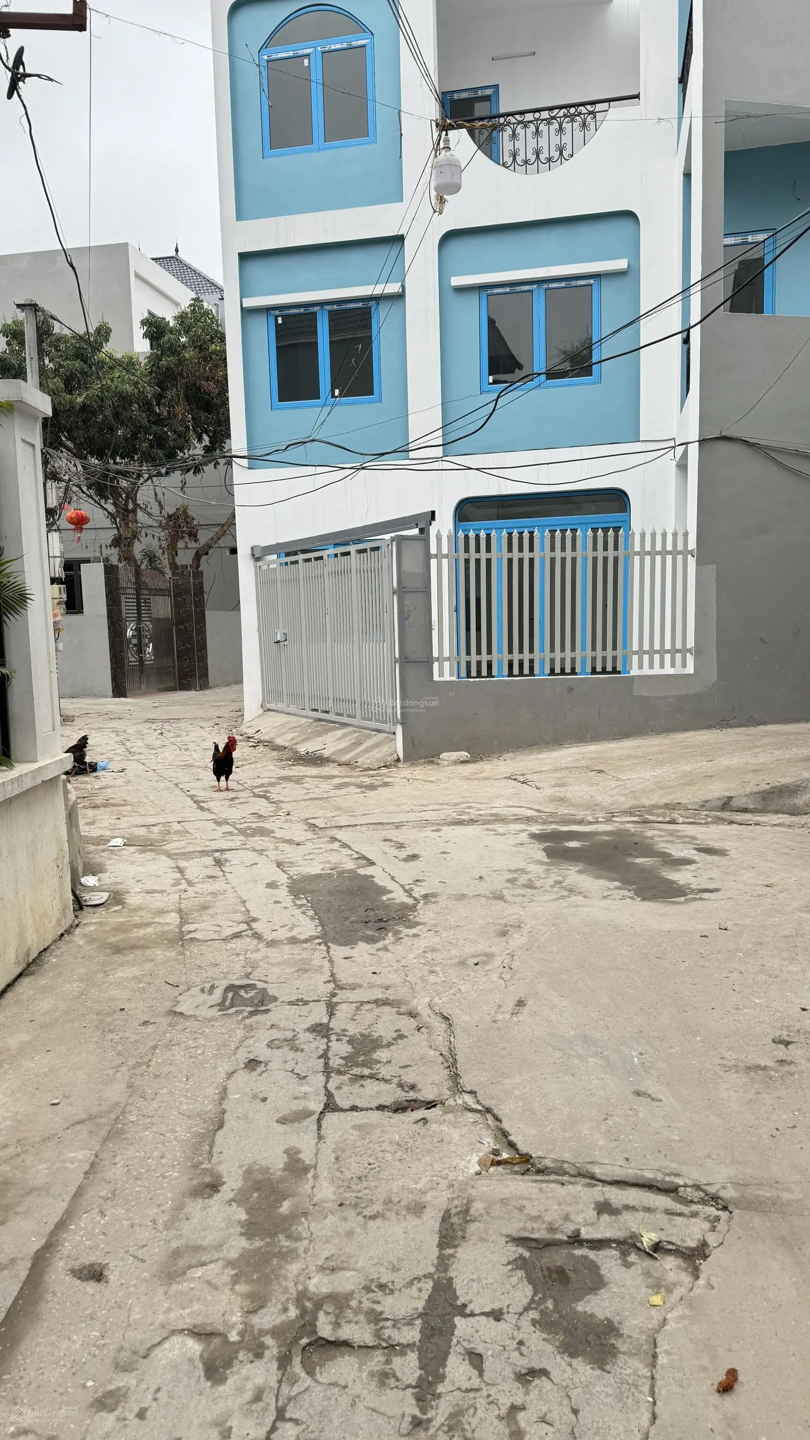 Chính chủ cắt lỗ 120tr căn nhà mới xây 3 tầng 42m2 sân 16m,ô tô đỗ sân, sát vành đai 4