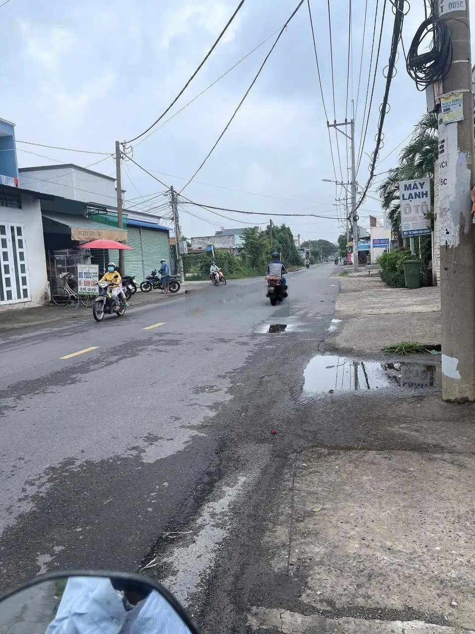 Bán căn nhà 2 mặt tiền đường Trần Văn Chẩm, Củ Chi, sát chợ khu Việt Kiều mở tiệm thuốc tây, spa