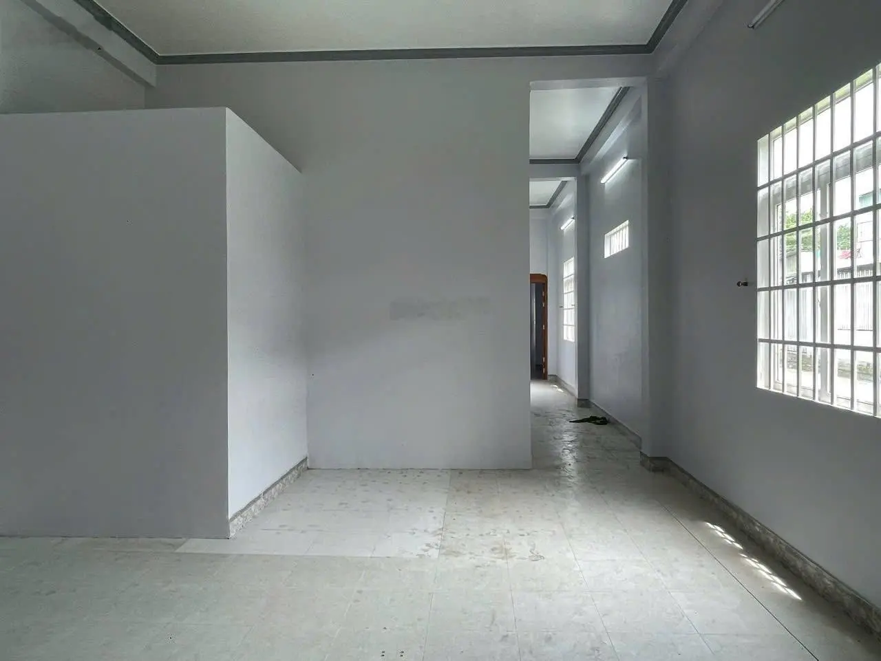 Bán nhà mặt tiền Quốc Lộ 50, ngay UBND thị trấn Cần Giuộc. Sang tên ngay trong ngày