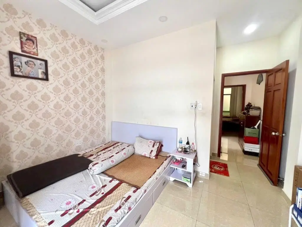 Giảm 600Tr Hiếm - gần KDC Thành Ủy - Ngay say Giga mall, nhà 4 lầu giá 7.2 tỷ SHR.